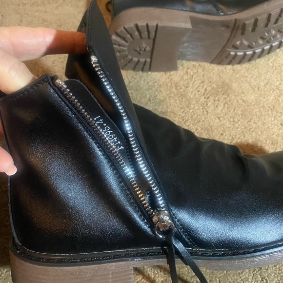 Women’s Leather Ankle Boots New Without Box European 41 - Picture 3 of 11